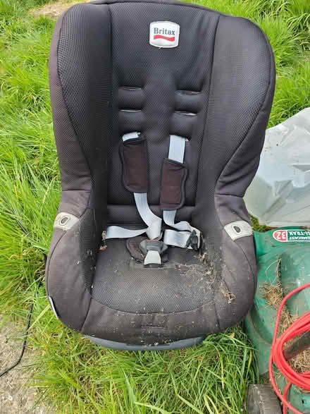 Photo of free Child car seat (IG3 9) #1