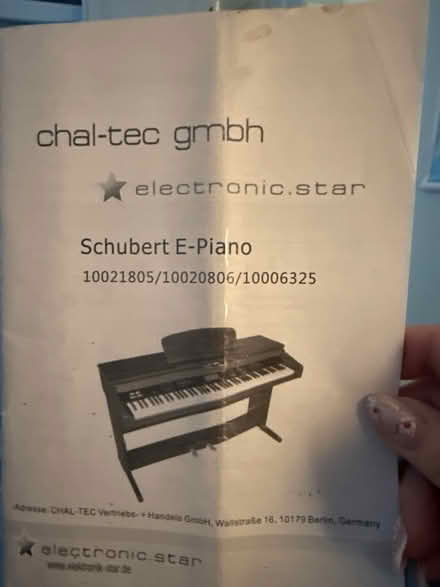 Photo of free White piano (Minchinhampton Stroud) #1