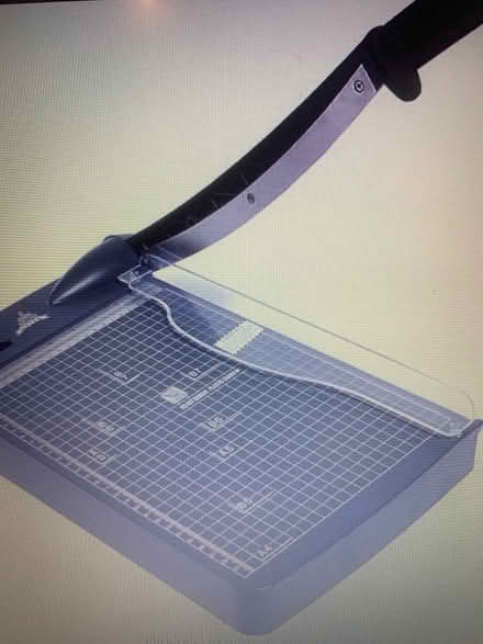 Photo of Guillotine paper trimmer. (Hillingdon UB10) #1