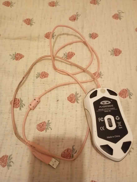 Photo of free Pink computer mouse (Slade Green DA8) #2