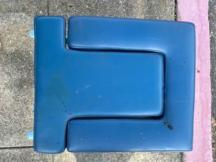Photo of free yoaga stool for head/should stand (North Oakland) #2