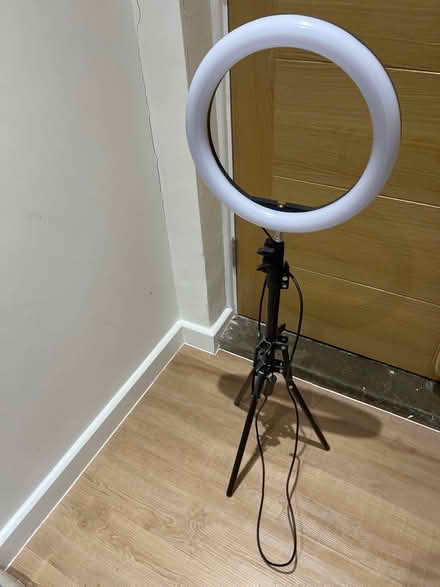 Photo of free Ring light (Dunstable LU6) #1