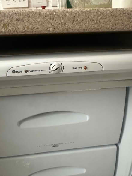 Photo of free 3 drawer Hotpoint freezer (Hampton hill TW12) #4