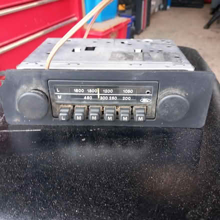 Photo of free Radio (shepperton) #1