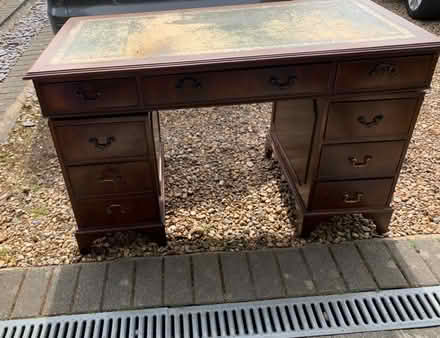 Photo of free Office desk (Eastcote HA5) #1