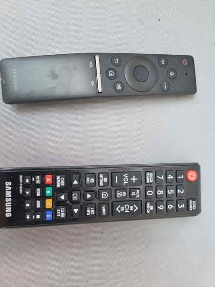 Photo of free samsung hand sets (West Byfleet KT15) #1