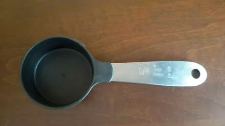Photo of free 1/4 cup measuring cup (Bloor St W & South Kingsway) #1