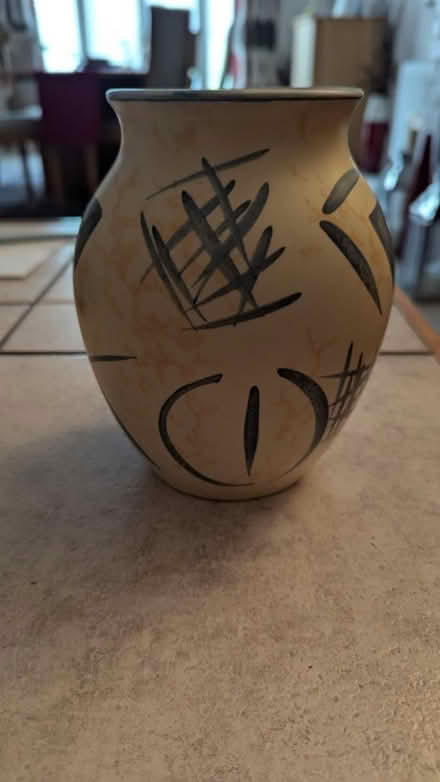 Photo of free Vase (RG24 Old Basing) #1