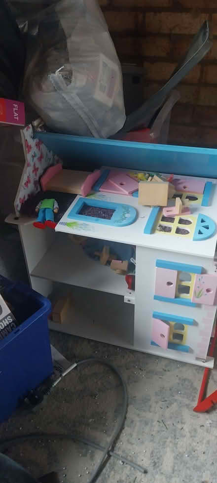 Photo of free Wooden dolls house (Formby L37) #1