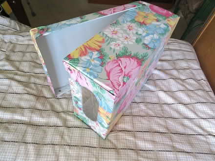 Photo of free storage box floral vinyl coated (Addiscombe CR0) #2