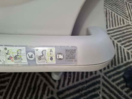 Photo of free Britax Max-Fix Car Seat (TN25) #4