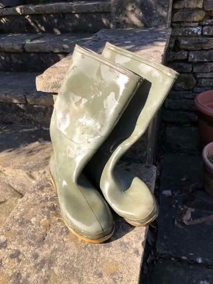 Photo of free Child / women’s wellies approx size 3-4 or 35-6 (Lyncombe) #1