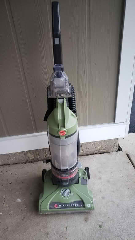 Photo of free Vacuum cleaner, Hoover windtunnel (Near Meacham & Schaumburg rds) #1