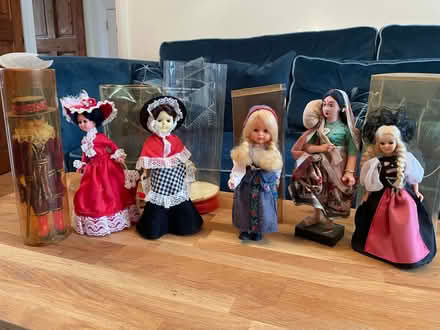 Photo of free 6 dolls from around world 20cm (Hatch Warren RG22) #1
