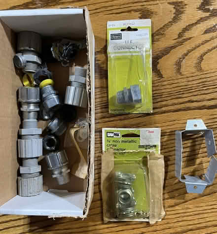 Photo of free Asst'd, I think mostly electronics (New Monmouth area Middletown) #3