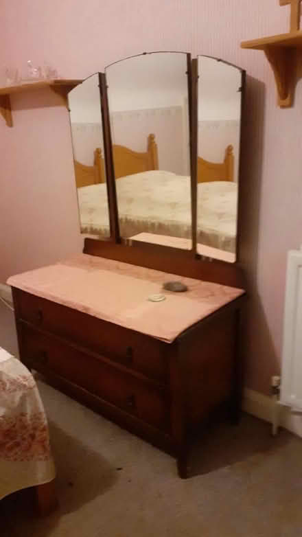 Photo of free Vintage dressing table (Tooting SW17) #3