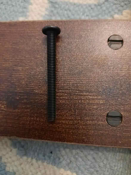 Photo of 8 black screws (Lavant) #1