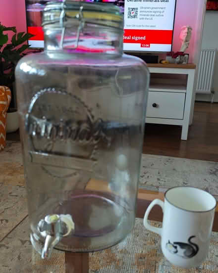Photo of free 8ltr Glass Jar With Sealable Top And Tap (CT14) #1