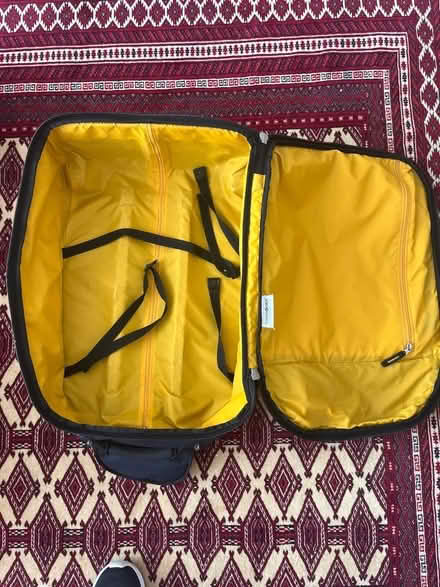 Photo of free Samsonite cabin bag (AB25) #2