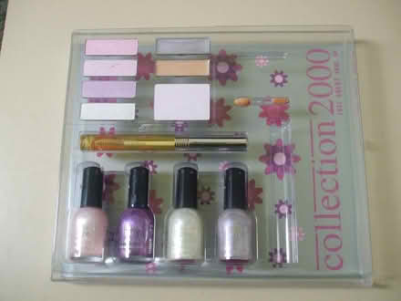 Photo of free Pink flower cosmetic box (Stretford M32) #1