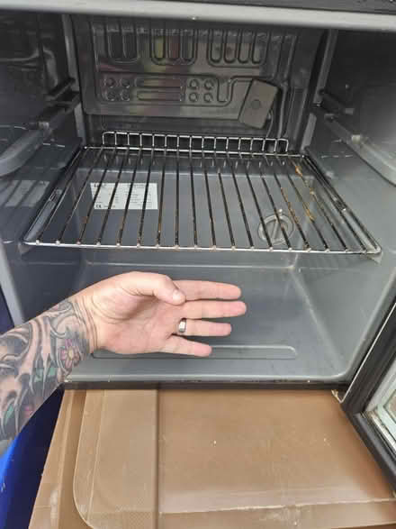 Photo of free Beer/drinks fridge (HU17 Beverly) #2