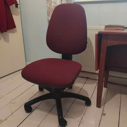 Photo of free Swivel office chair (Parson's Heath CO4) #1