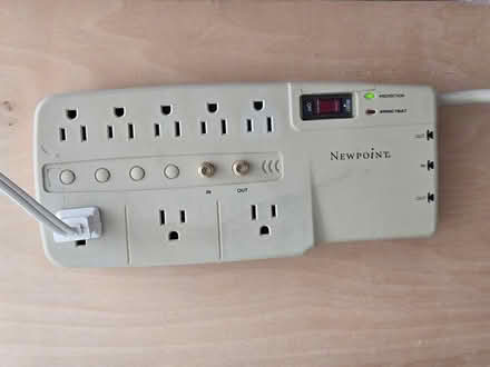 Photo of free multi outlet assembly (Valley farm & Pickering Pkwy) #1