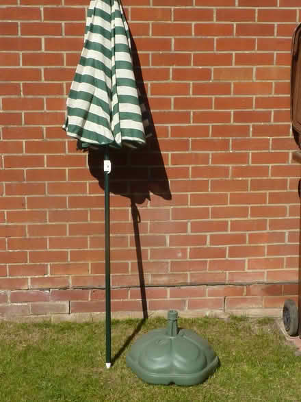 Photo of free Green plastic garden table with parasol (Northcourt OX14) #4