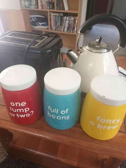 Photo of free Kitchen stuff (Bedmond WD5) #1