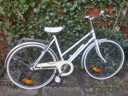 Photo of free White bike (needs repairs) (Stretford M32) #2