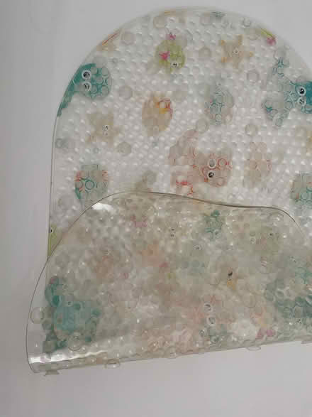 Photo of free Anti slip bath mat with suction base (Churchgate EN8) #2