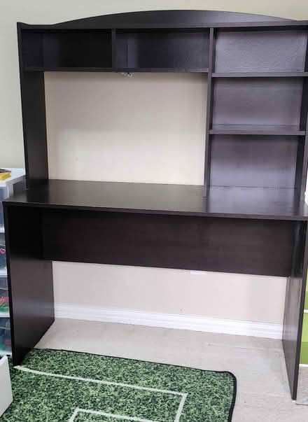 Photo of free Small desk with hutch (Castle Hills North) #1