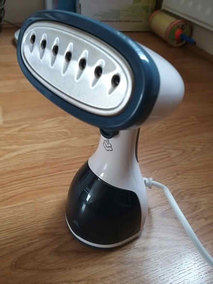 Photo of Portable clothes steamer (Central harrow) #1