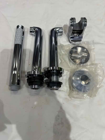 Photo of free Assortment of odd bathroom fittings/fixtures (East Dulwich SE22) #1