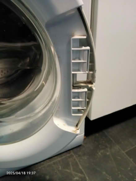 Photo of free Hotpoint washing machine (PR2 Preston) #4