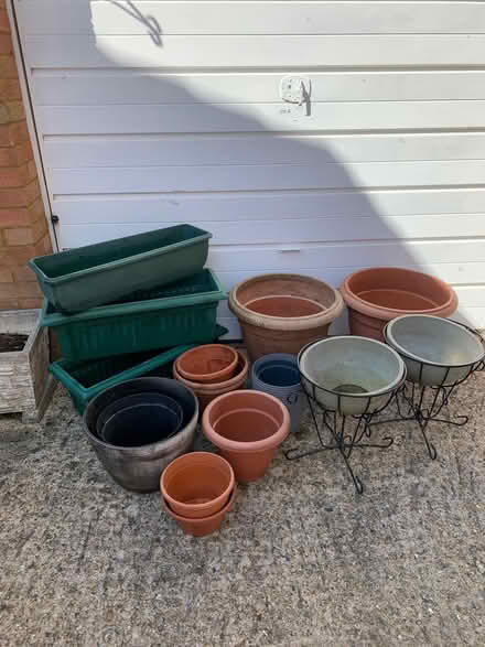 Photo of free Plastic plant pots (The Grange Estate SG6) #1