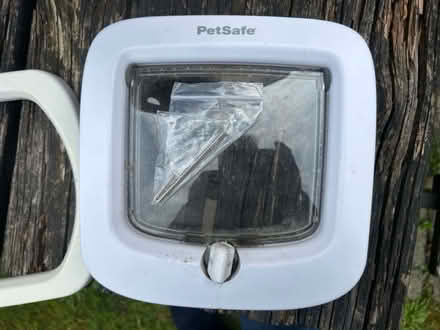 Photo of free Manual cat flap (AL3 near Waitrose) #1