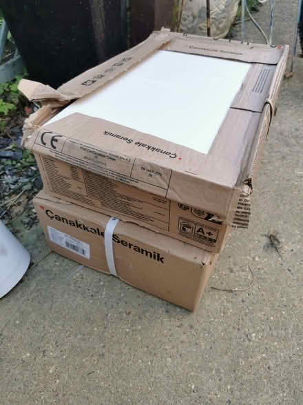 Photo of free 2 packs 25x40cm plain matt white tiles (CO13) #2
