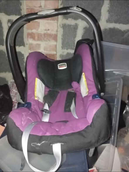 Photo of free Good condition baby car seatv (N3) #1