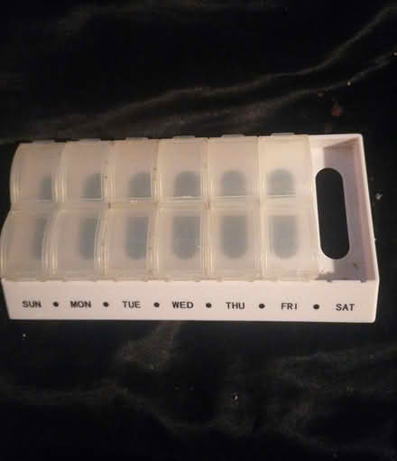 Photo of Tablet organiser (Parkstone BH14) #1