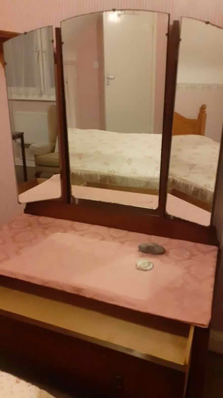 Photo of free Vintage dressing table (Tooting SW17) #2