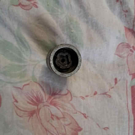 Photo of free wheel nut for almeira 1998 (CR4) #2