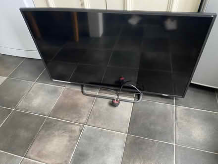 Photo of free 40" Flat screen TV (Dinder BA5) #1