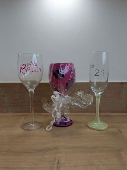Photo of free Various glass oddments (Bradway S17) #1