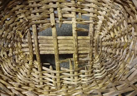 Photo of free Vintage wicker laundry basket - some gaps to its base (Primrose LA1) #2