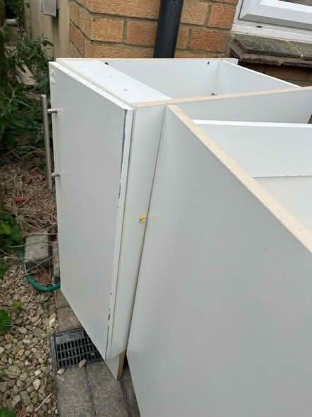 Photo of free Various white Howdens units (OX28 Witney) #3
