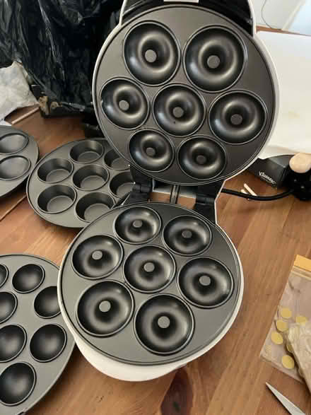 Photo of free Mini cupcake & donut maker (Whitton) #3