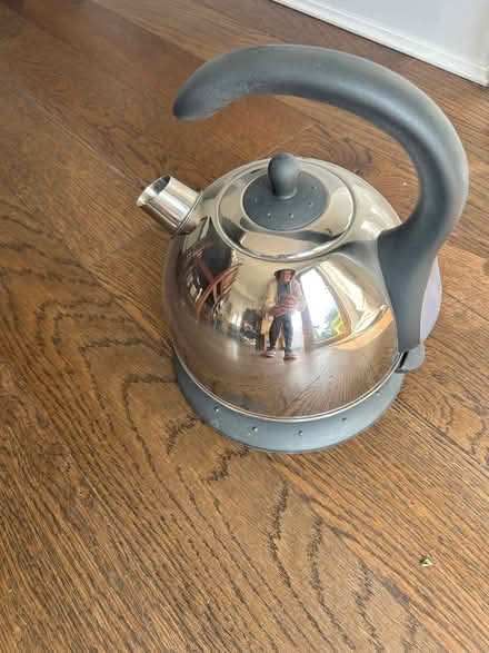 Photo of free Russell Hobbs electric Kettle (The Nurserylands TW12) #1