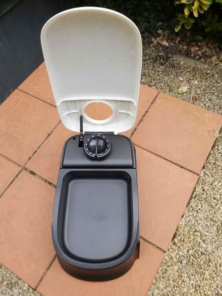 Photo of free Cat Feeder with Timer (Little Sandhurst GU47) #2