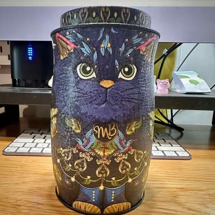 Photo of free Decorative Tin (Chipping Norton OX7) #1